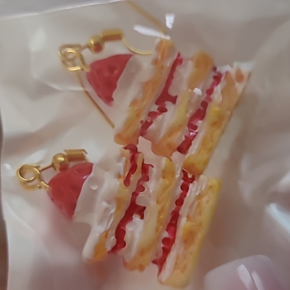 Strawberry Cake Earrings - Picture 4 of 5